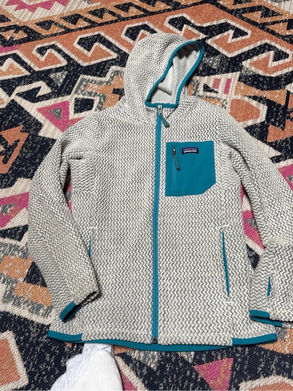 Patagonia Ivory Hooded Zip Jacket with Teal Accents: youth 10
